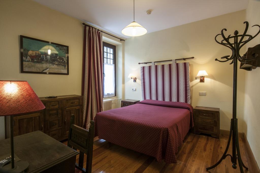 Hostal Ayestaran II Lekunberri Exterior foto